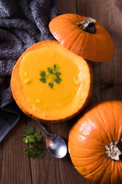 İştah açıcı doğal balkabağı kremi, sebze