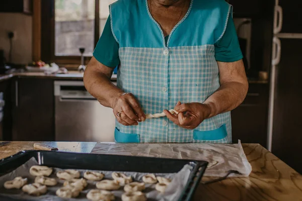 Signora Nonna Preparare Caramelle Natale Torte — Foto Stock