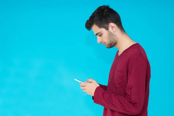 Άνθρωπος Smartphone Κινητό Τηλέφωνο Απομονώνονται Φόντο Χρώμα — Φωτογραφία Αρχείου
