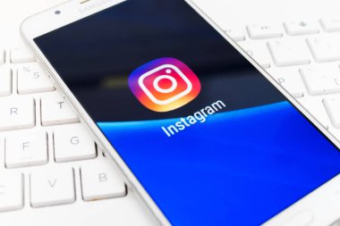 Galiçya, İspanya - 31 Ekim 2019: Instagram uygulama simgesi akıllı telefon ekranında