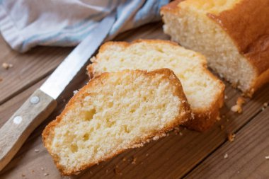 Sünger kek ya da ev yapımı turta.