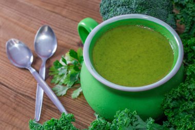 Çorba ya da kremalı sebze ve doğal sebze.