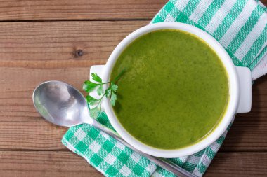 Krema ya da sebze çorbası, üst manzara.