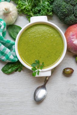 Sebze çorbası, püre ya da krema.