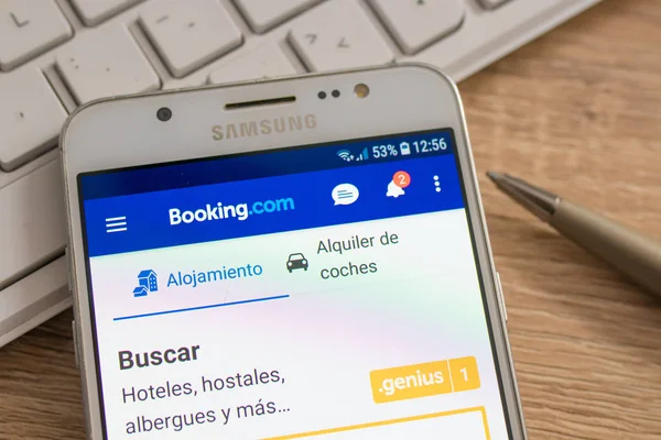 Galicia Španělsko Října 2019 Samsung Telefonní Obrazovka Rezervační Aplikací Hotelu — Stock fotografie