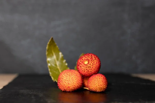 Wild Red Berries Strawberry Tree Isolated — 스톡 사진