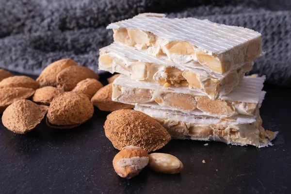 Nougat Branco Com Amêndoas Tradicionais Natal — Fotografia de Stock