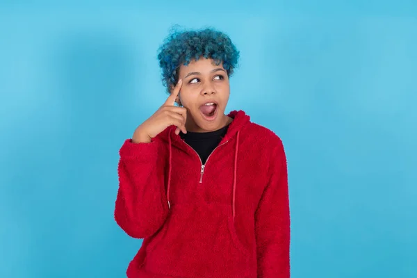Young African American Woman Isolated Blue Background Blue Hair Expression — ストック写真