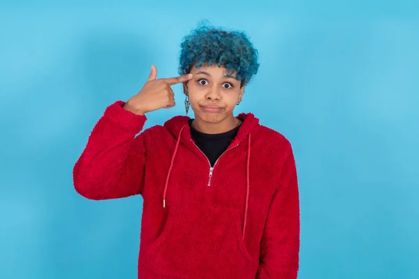 Young Afro American Latin Woman Isolated Blue Background Finger Head — Stok fotoğraf