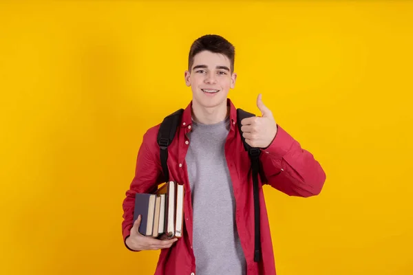 Подросток Книгами Школьный Университетский Рюкзак Изолированы Цветном Фоне — стоковое фото