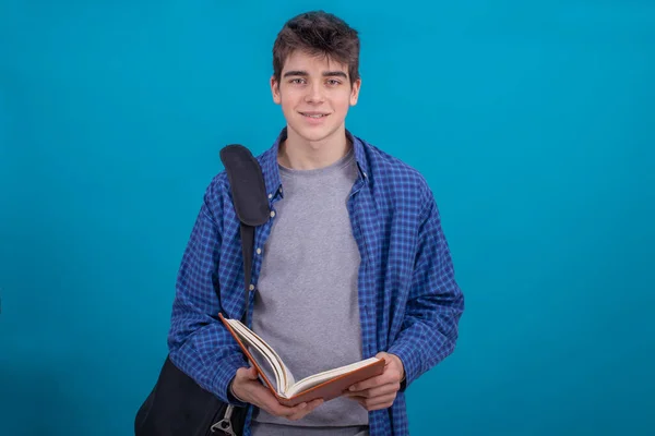 Adolescente Estudante Menino Com Mochila Livros Isolados Fundo Cor — Fotografia de Stock