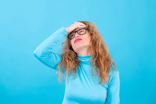 Mujer Mayor Aislada Sobre Fondo Color — Foto de Stock