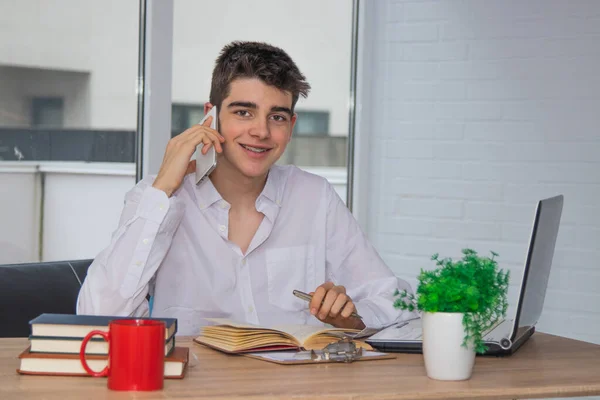 Estudiante Adolescente Casa Universidad Escritorio — Foto de Stock