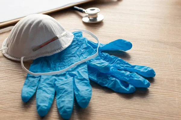 卫生防护材料 手套及口罩 — 图库照片