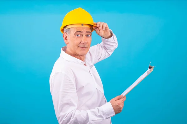 Hombre Aislado Sobre Fondo Color Con Casco Construcción —  Fotos de Stock