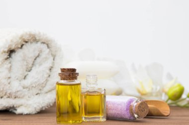 Doğal ve aromatik spa ve masaj yağları