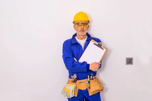 Obrero Construcción Hombre Profesional Con Herramientas Casco —  Fotos de Stock