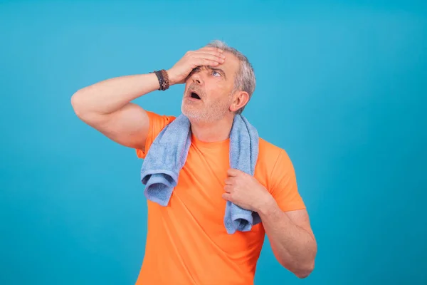 Uomo Adulto Con Abbigliamento Sportivo Espressione Stress Stanchezza — Foto Stock