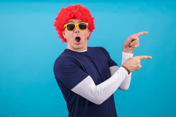 Man Funny Wig Isolated Color Background — Stock Photo, Image