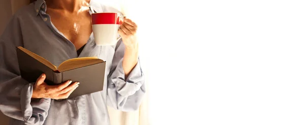 Woman Reading Book Cup Coffee Blank Space — Stock Photo, Image