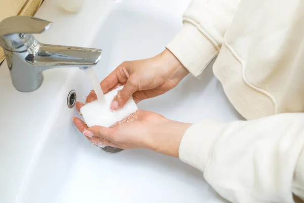 Girl Washing Her Hands Soap Bath How Wash Her Hands — Stock Photo, Image