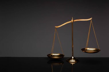 Altın pirinç denge ölçek