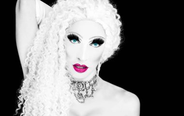 göz alıcı travesti