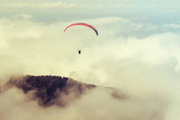 Two people are flying on — Stock Photo, Image