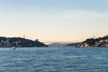 Istanbul'dan nehir manzarası