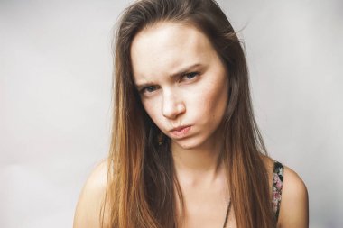 Şüpheci komik surat kız