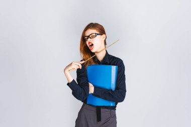 Memnun öğretmen, bir öğrenci bir asi bir takım