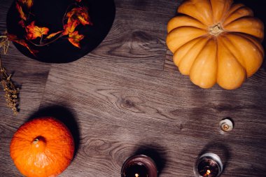 Cadılar Bayramı için birkaç sahne tablodur