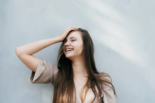 Young shine woman enjoy,happy smiling,copyspace. long-haired girl — Stock Photo, Image