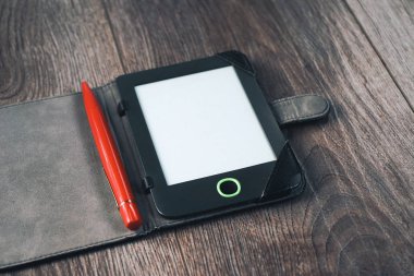 E-kitap kadar yakın kalem ve notlar için etiket ile alay