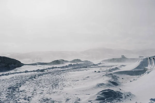 I långt kalla norr allt är täckt med vit snö, frost — Stockfoto