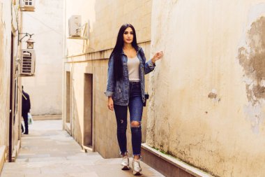 kameraya poz güzel moda kadın