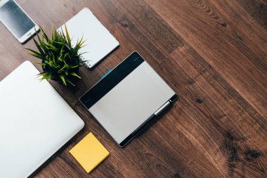 tasarım üzerinde tablodur bir dizüstü bilgisayar, telefon