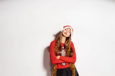 Yeni yılda üzgün kadın uygun nv gri arka plan