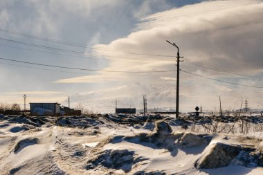 karla kaplı çalışma Kuzey kenti eteklerinde