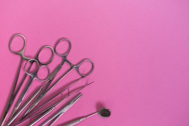 çoğu masaya diş aletleri