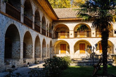 güzel Avrupa mimari, güneşin altında bina eski