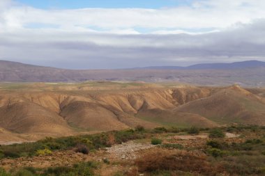 ilham verici doğa, görkemli dağ yamaçları ve gökyüzü altındaki alanlar