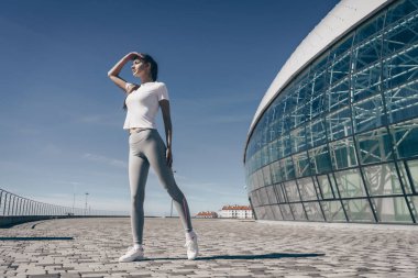 açık havada pratik, mesafe içine arıyorum düzgün atletik kız