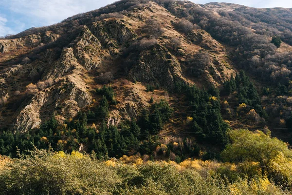 Scenery. view of the mountain from a fairy tale at the foot of which vegetation — Stock Photo, Image