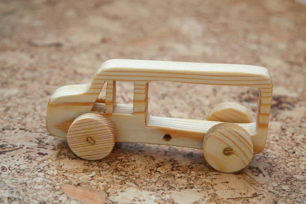 Dřevěné Autíčko Autobus Ručně Dělané Výraznou Strukturu Dřeva — Stock fotografie