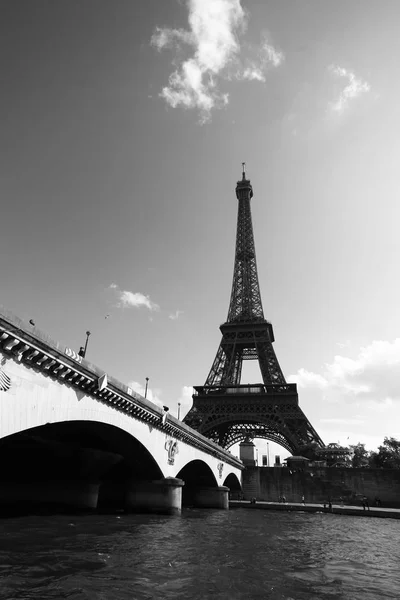 Vista Blanco Negro Torre Eiffel Desde Sena — Foto de Stock