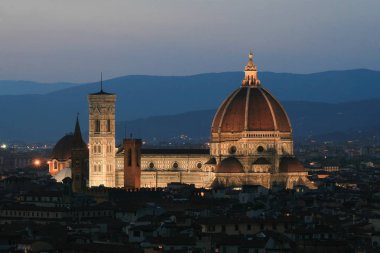Yaz. İyi geceler. İtalya. Florence. Panoramik şehir. La Cattedrale di Santa Maria del Fiore
