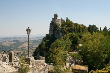 Yaz. İtalya. San Marino. Kule.