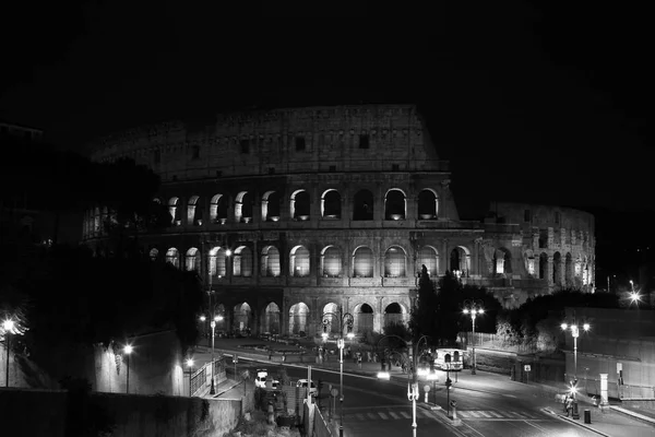Nyári Olaszország Róma Éjszakai Colosseum Val Megvilágítás Fekete Fehér Fénykép — Stock Fotó