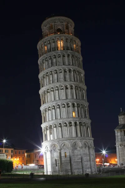 Yaz Talya Pisa Pisa Kulesi Gece Görünümü — Stok fotoğraf